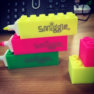 Look at these amazing @smiggle_uk highlighters! Keep losing mine so i just had to have them! And they're also like a play toy too sssshhhhhh. I'm working #work #Smiggle #stationary #stackable